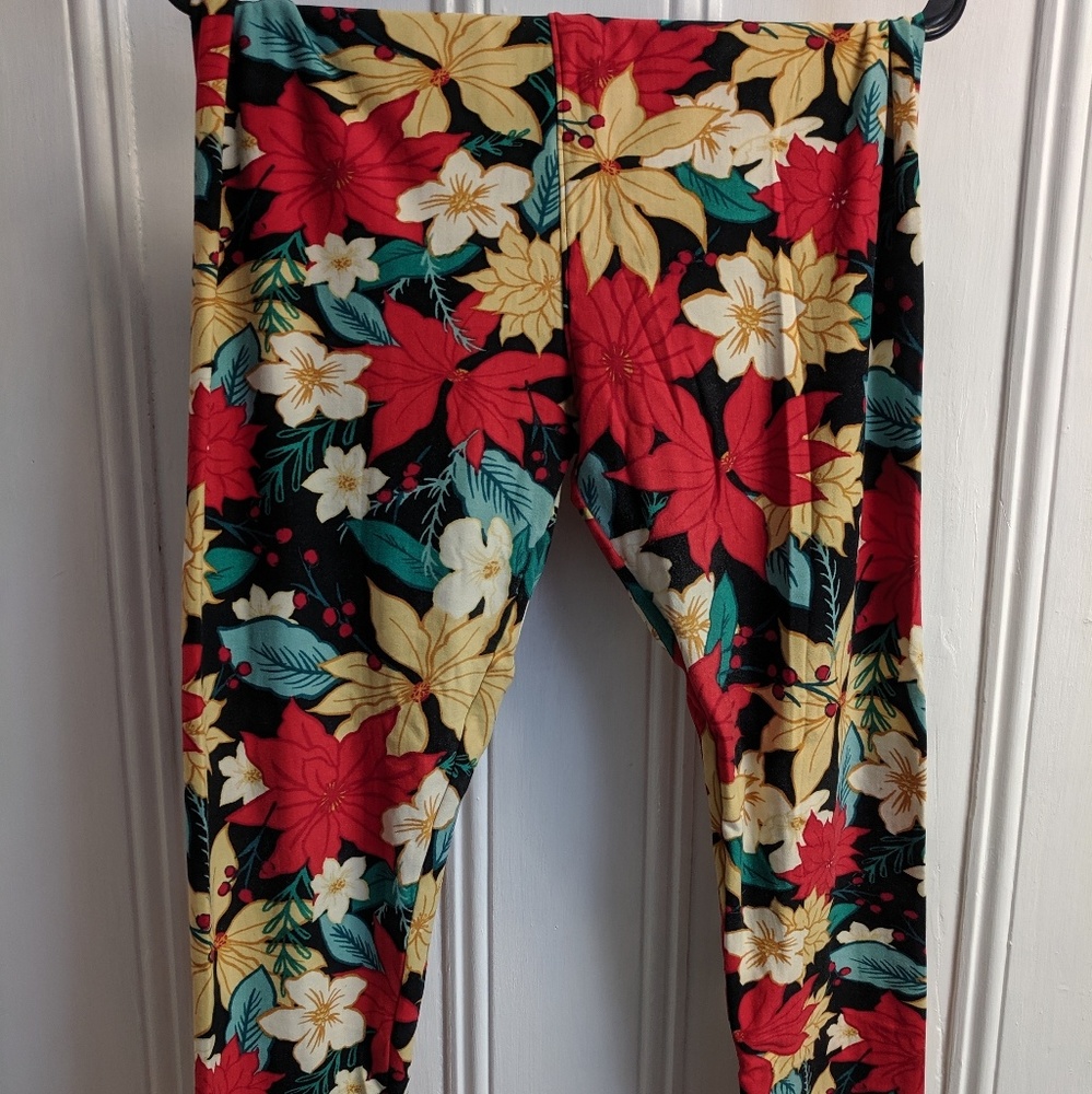 Poinsettia TC Lularoe Leggings